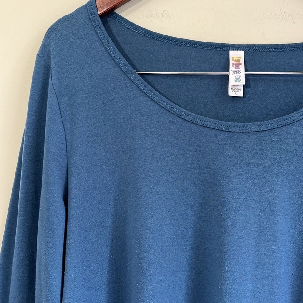 LuLaRoe Women’s Lynnae Long Sleeve Shirt Size Large - Picture 2 of 7